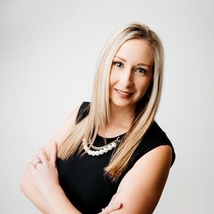 Meet your Posher, Casey